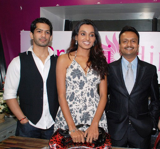 TV Celebrities Amit Tandon & Rashmi Ghosh with Prettislim Clinic's MD Puneet Nayak