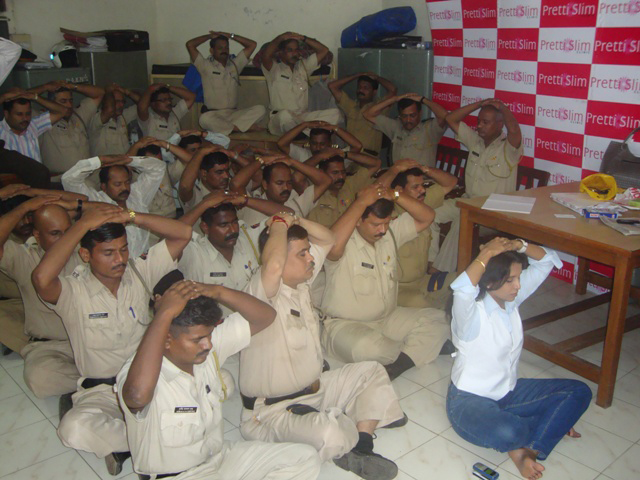 Fitness-Camp-Conducted-at-Mumbai-Police-Station-By-Prettislim-Clinic
