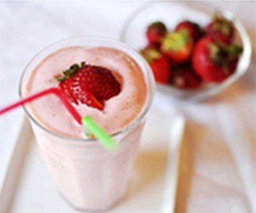 Strawberry Milkshake (With Soy Milk)