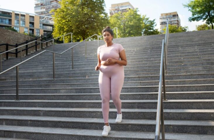 does walking reduce thigh fat